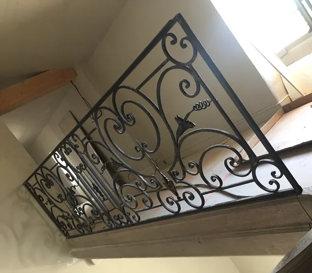 Rambarde d'escalier en fer forgé, château Calon Ségur